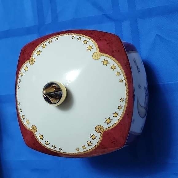 NIB Goebel Christmas Angel Porcelain Candy Bowl with lid Planter New - Picture 5 of 10